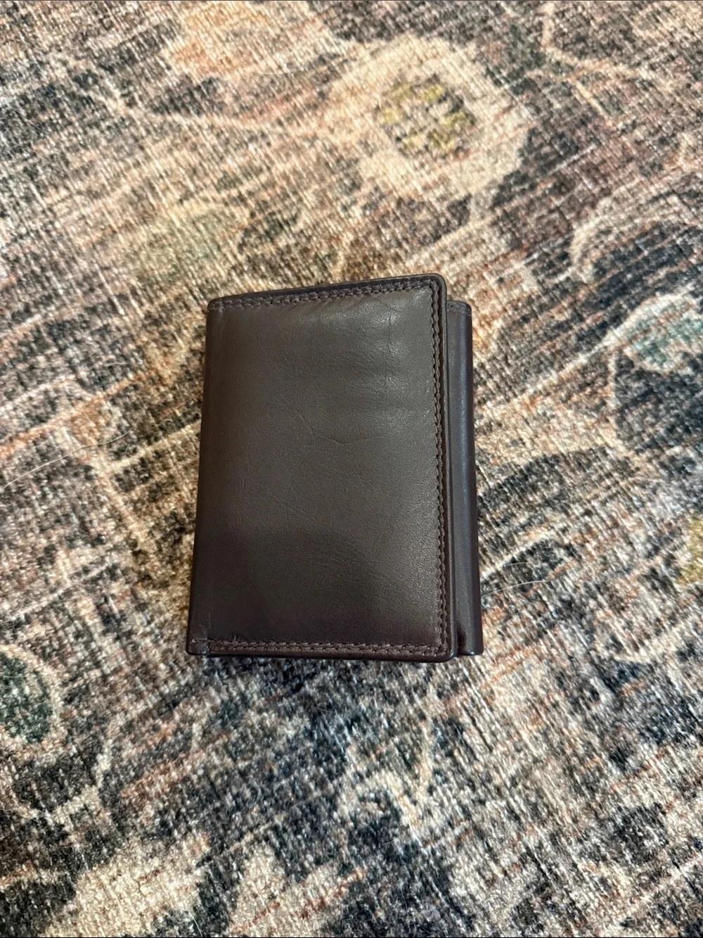 LIKE NEW London Leather Goods Men's Bifold Leather Wallet
